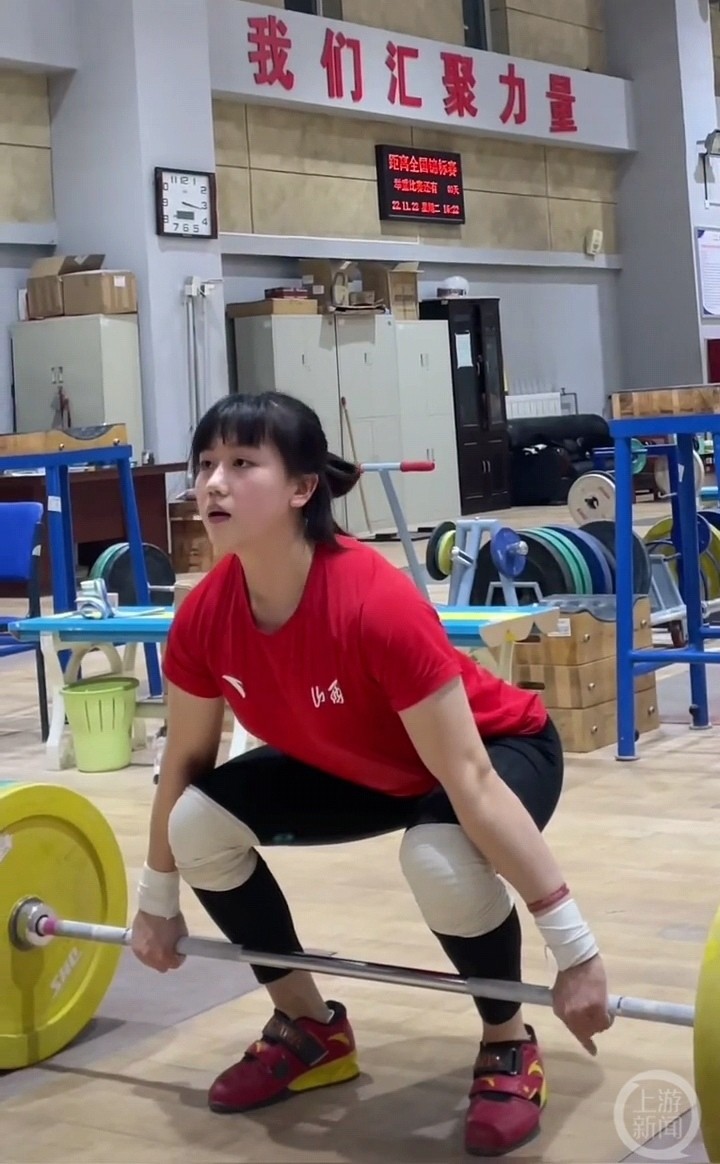 盘点2022热点人物|美女举重冠军李惠珍:明年全锦赛成绩更出色_腾讯新