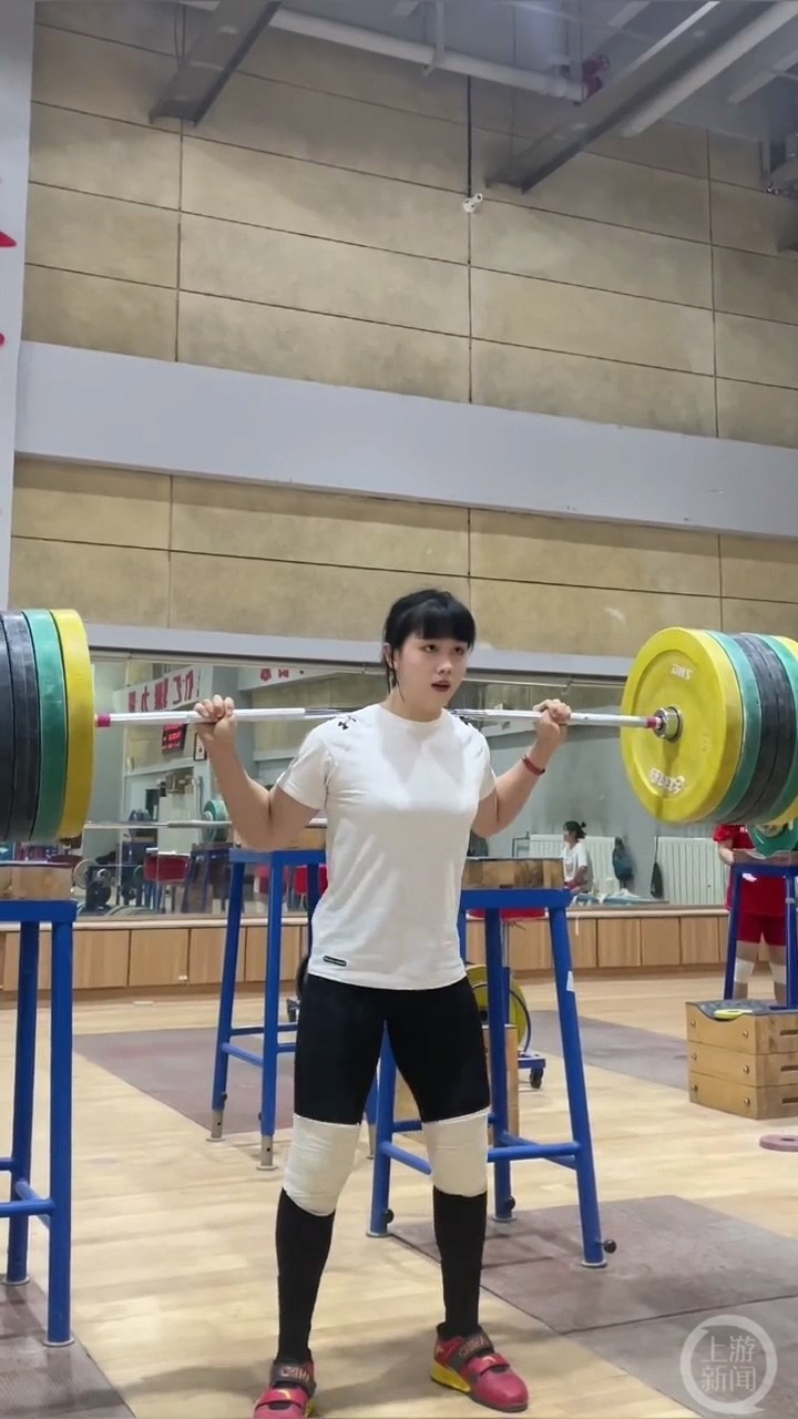 盘点2022热点人物|美女举重冠军李惠珍:明年全锦赛成绩更出色_腾讯