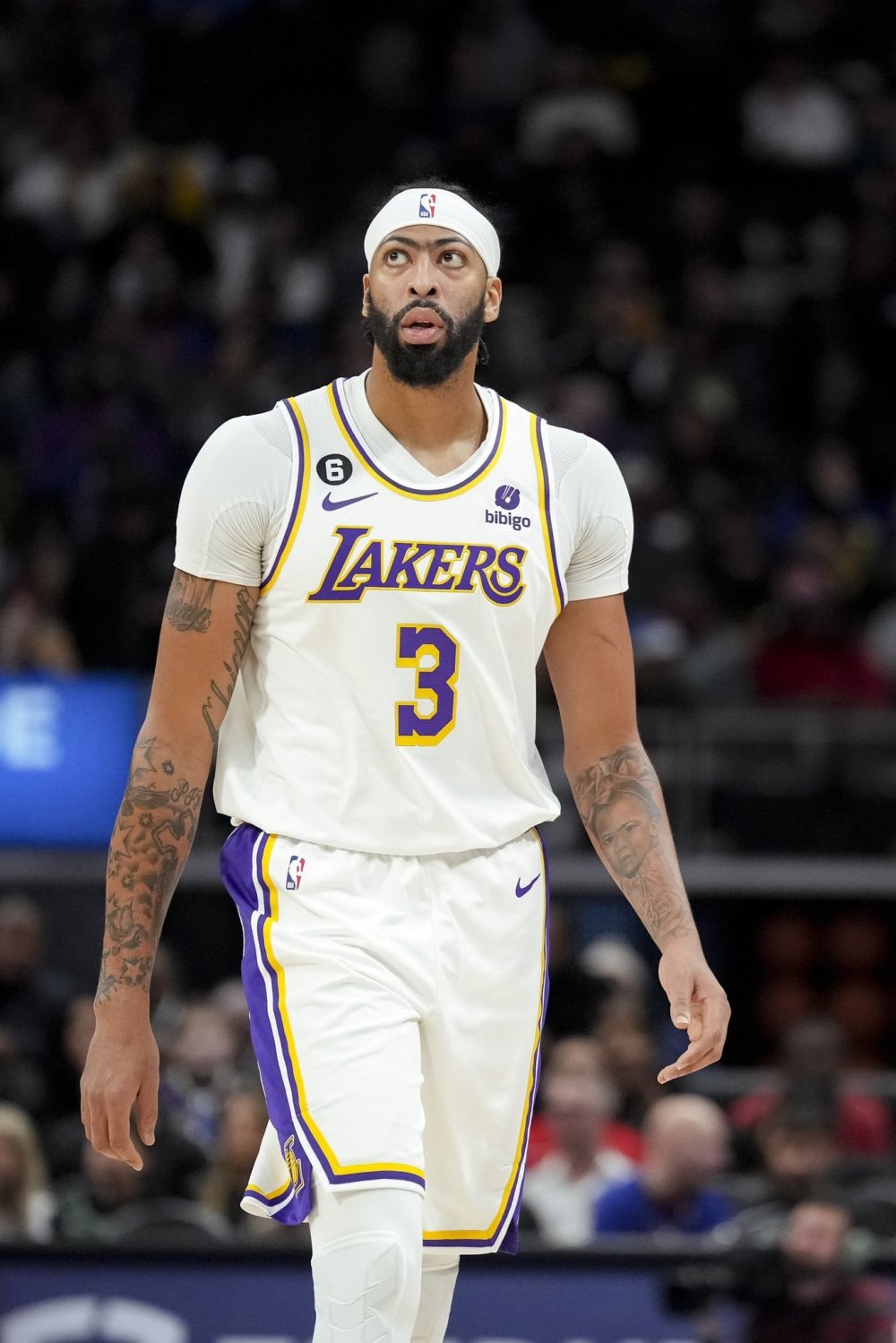 浓眉哥预计至少会伤停一个月他将问询更多医疗专家寻求更好方案