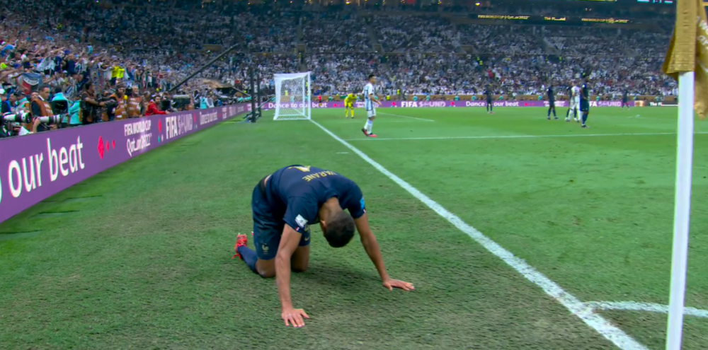 瓦拉内赛季第4次受伤世界杯决赛提前离场恐继续缺席曼联比赛