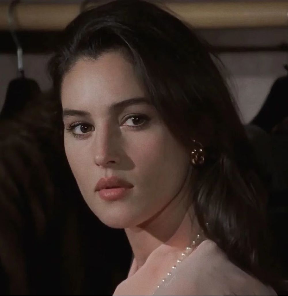 贝鲁奇还不到三十岁,意大利电影《情事》(la riffa)她的早期成名之作