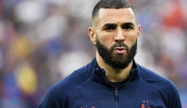 除了本泽马之外,吉鲁,洛里,曼丹达等老队员,都有可能从国家队退役.