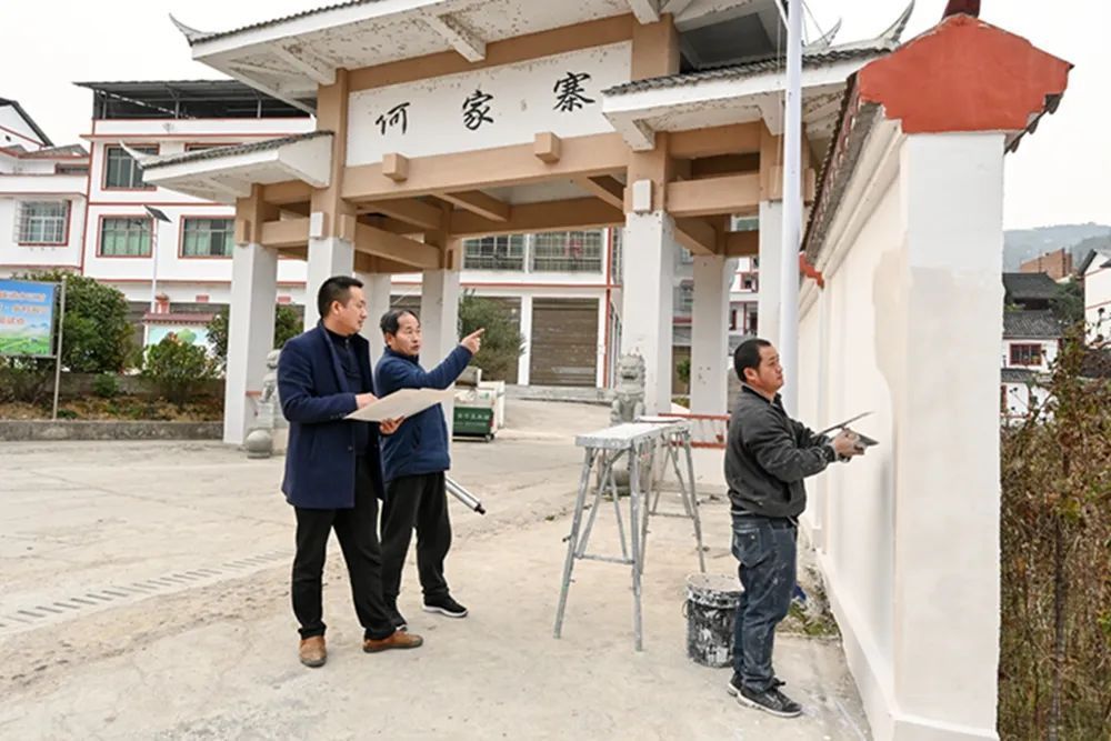 在文化振兴路上勇毅前行黄平县重安镇清水江村第一书记刘军