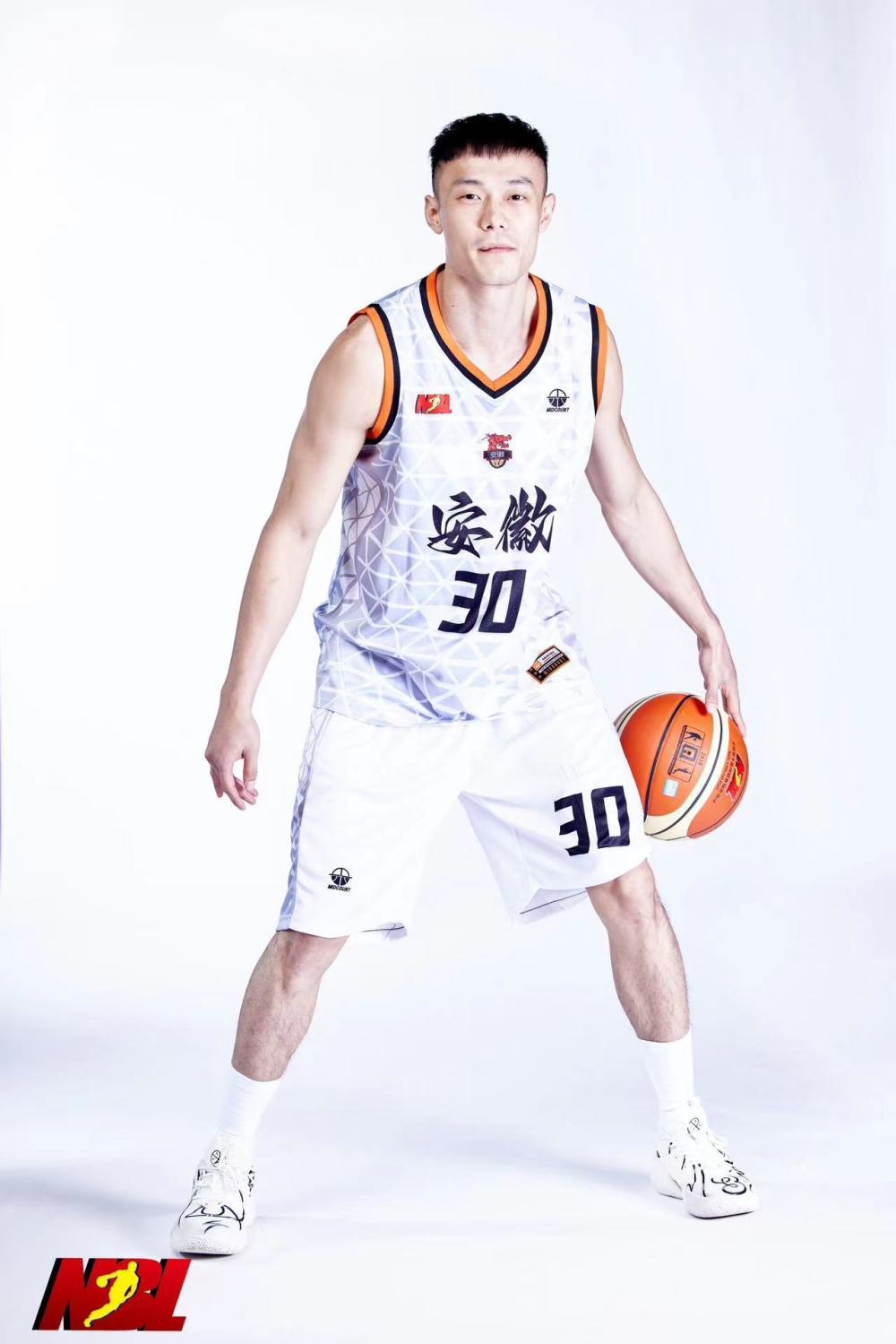 2022赛季全国男子篮球联赛在江苏南通拉开战幕