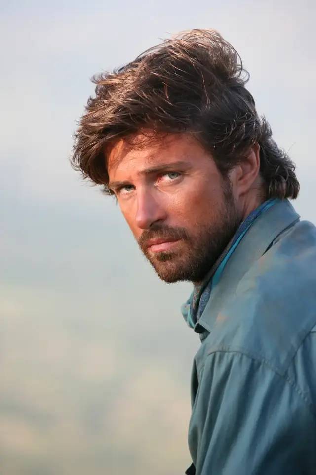 《寂寞钢琴师》(也叫《钢琴,独奏》)的主角卢卡斯文帅气,看得人提心