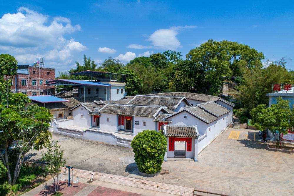 12月20日,梅州市梅县区在扶大高管会所里村曾宪梓故居举行"梅县区侨情