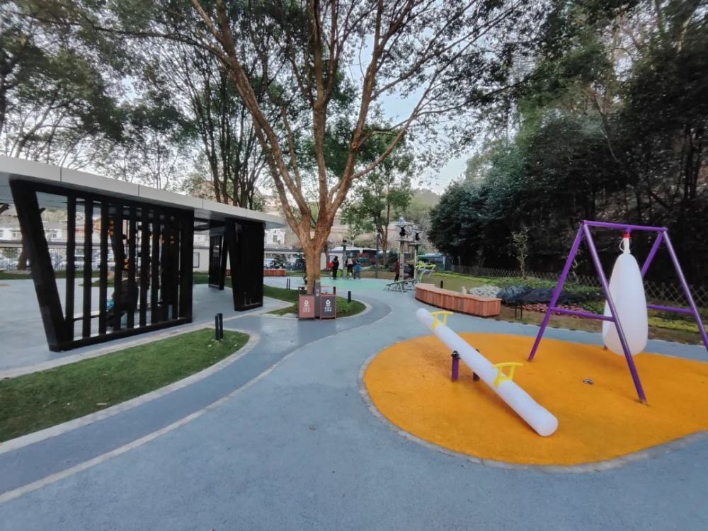 召开项目属地居民意见征求会,积极听取居民需求,采纳戴震公园项目停车