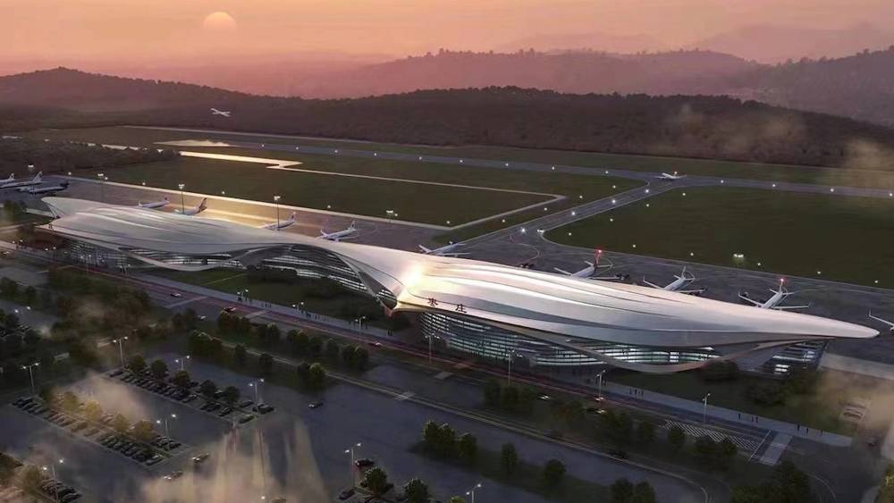 据悉,枣庄翼云机场位于山亭区西集镇驻地西南部,处于枣庄行政辖区中心