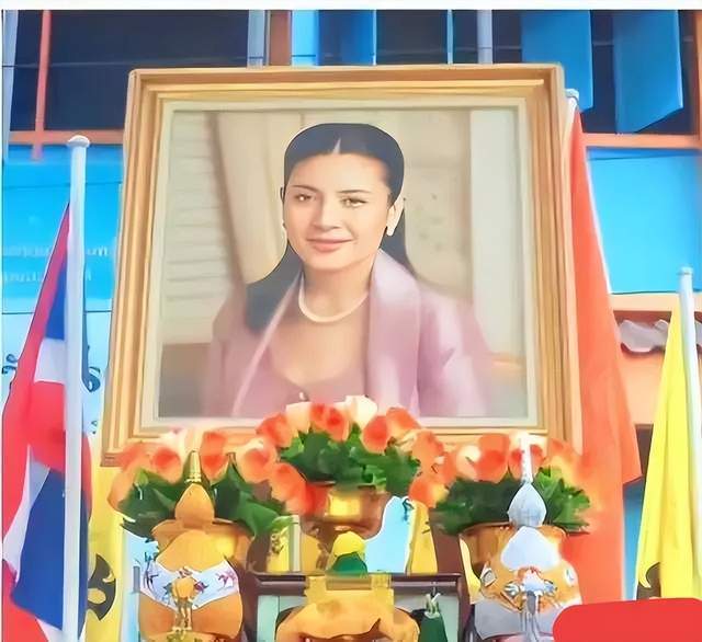 出家当尼姑的泰国王妃西拉米,诞下王室唯一男继承人,却毁于贪心_腾讯