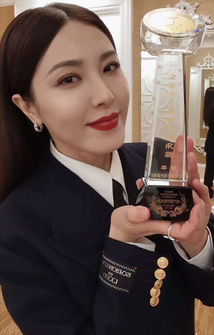 澳门金莲花奖出炉,王凯刘亦菲分获视帝视后,章子怡拿下两项大奖_腾讯