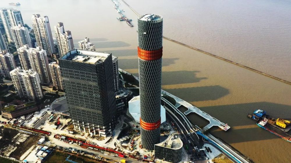 宝山滨江新地标崛起长滩180米观光塔完成外部装修