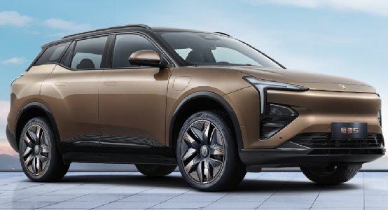 我们来回顾一下恒驰5这款车在各方面的表现,豪华版预售价格为17.