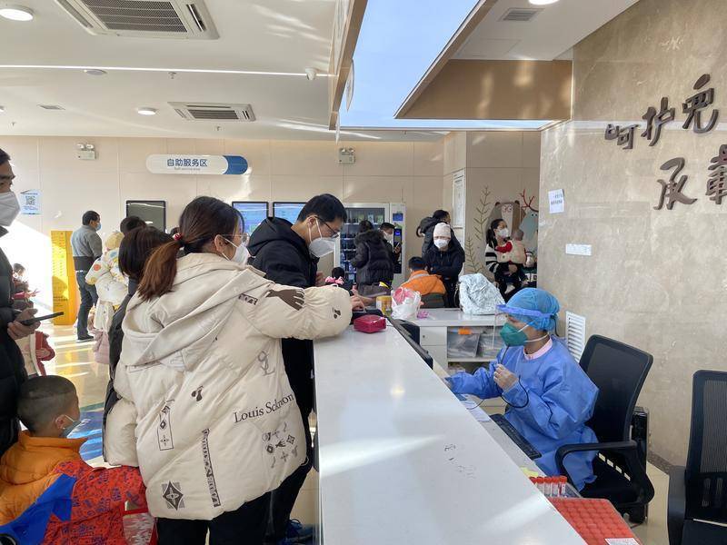 发热患儿如何就医家长该怎么做探访西安市儿童医院就诊情况