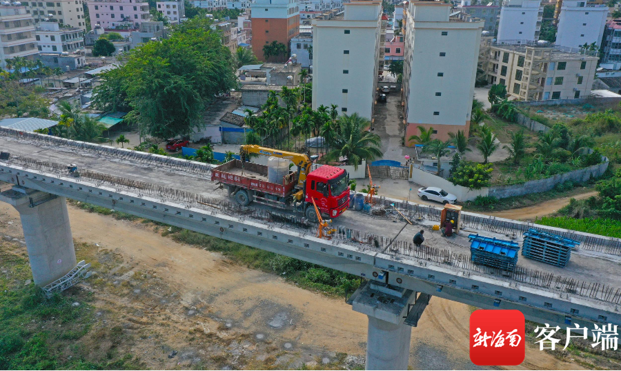 据了解,海南西环高铁三亚至乐东(岭头)段公交化列车改造工程项目是