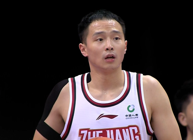 拉偏架浙江首败成裁判表演舞台前国手怒批广东怎么犯规都不吹