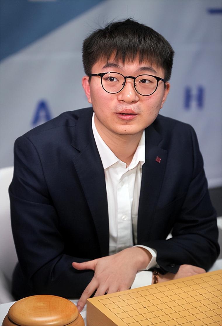 闭嘴,否则无法参加lg杯决赛 韩媒曝杨鼎新炮轰李轩豪作弊案进展_腾讯