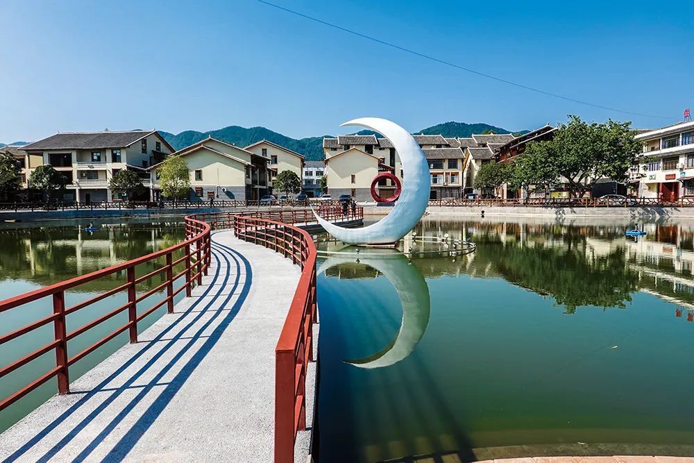 这个千年古镇上的明月村,何以惊艳了全中国?_腾讯新闻