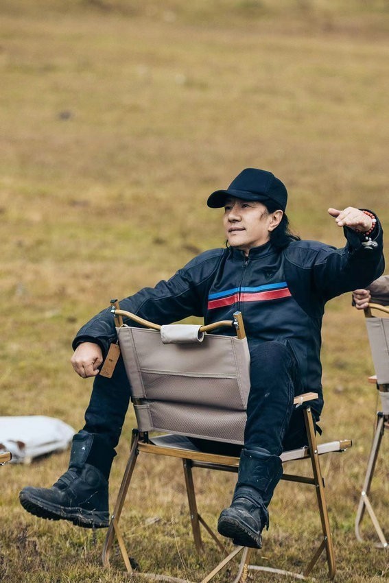 《我们的滚烫人生2》开启虎跳峡极限骑行 任贤齐郑钧郝云热心辅导