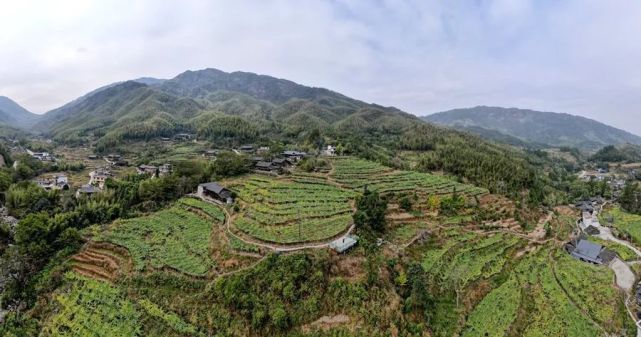 生机勃勃的桂林市资源县两水苗族乡塘洞村.