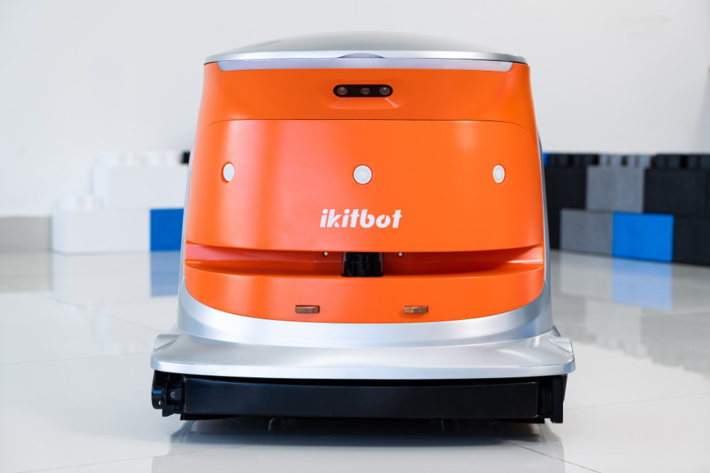 给写字楼搞卫生4台机器人就够了对话奇勃科技创始人王雪松