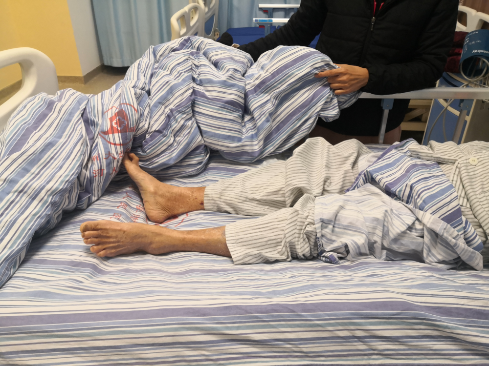 七旬老人突发双腿无力成"瘫痪",专家迅速找出元凶成功治疗