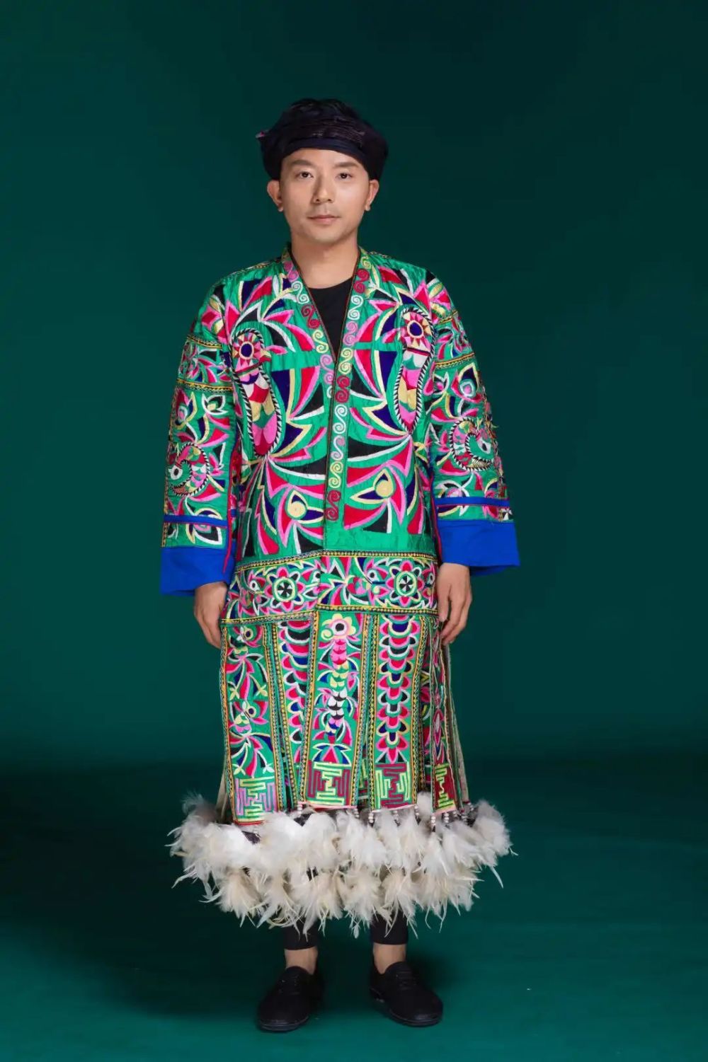 文化|带你走进 "一里不同俗,十里不同服"的黔东南州民族服饰_腾讯新闻