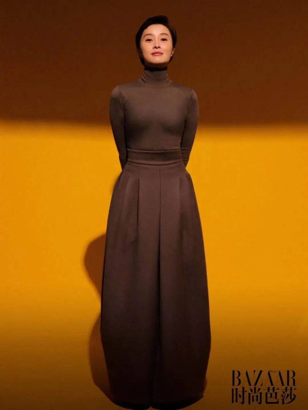 女星吴越《县委大院》演技封神,登《时尚芭莎》尽显优雅魅力插图1