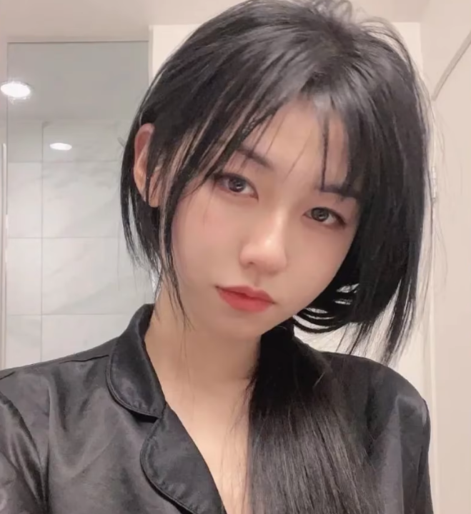 新顶流网红程女士早期太猛了!不仅话术飙车,还有女pu装?_腾讯新闻