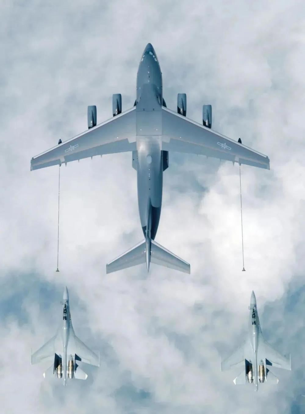 21架歼16绕飞台岛,航母战斗群远海配合,解放军亮出了真正实力!