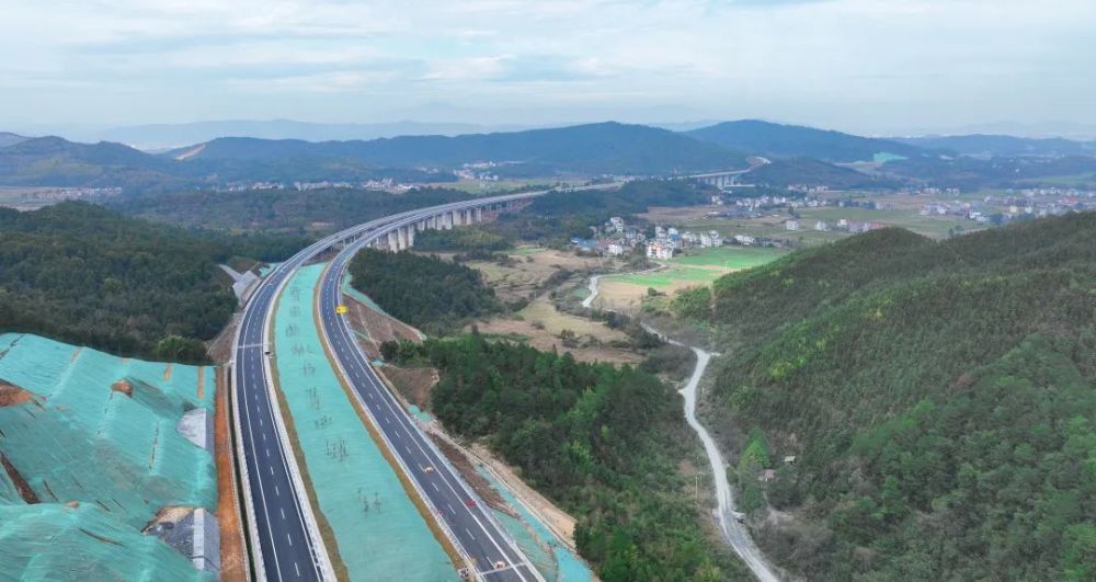 據瞭解,宜遂高速公路是由宜春至遂川的高速公路項目,起點於宜春市袁州