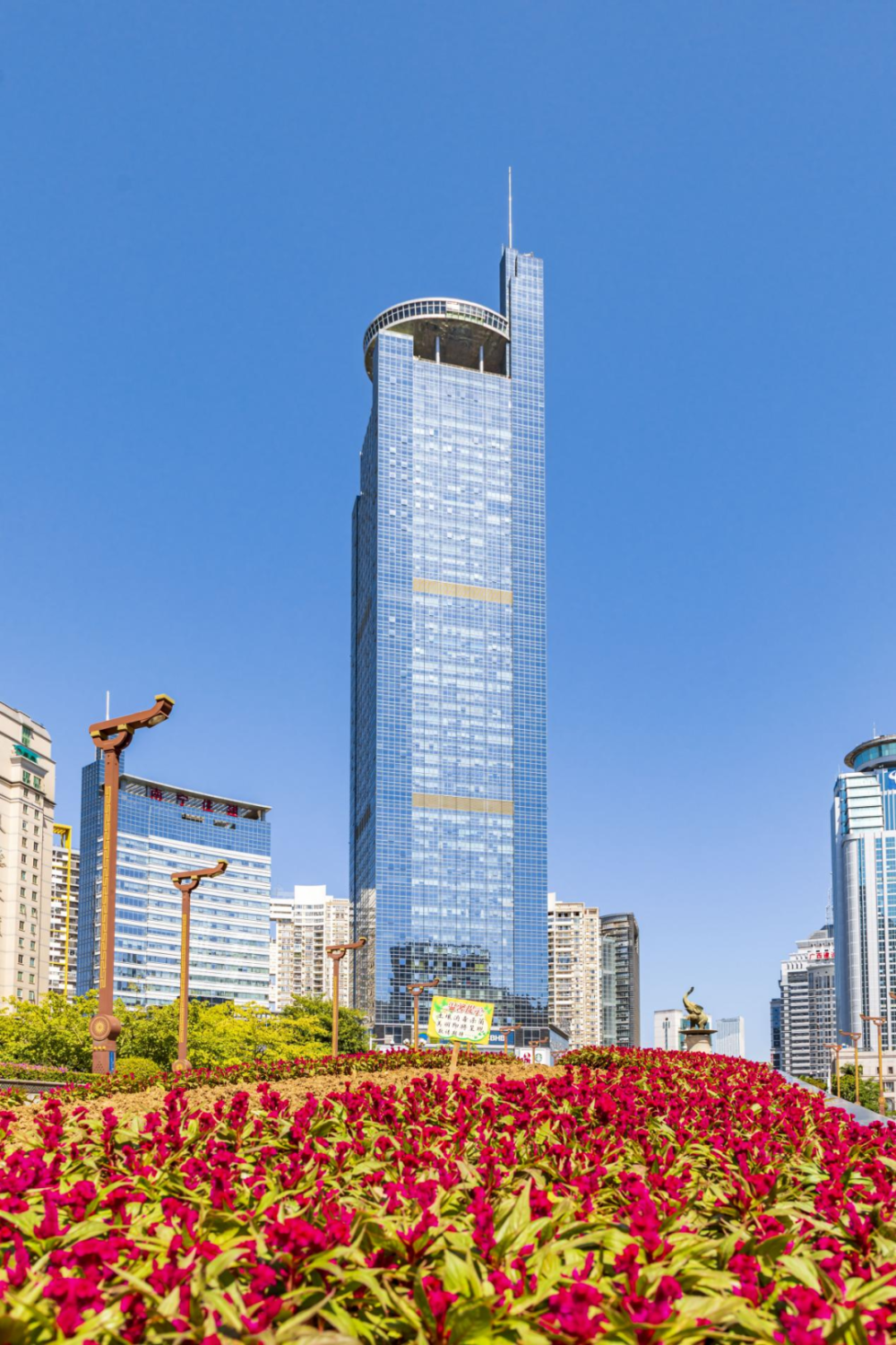 城市微度假|打卡青秀地标建筑,高楼大厦亦有美景