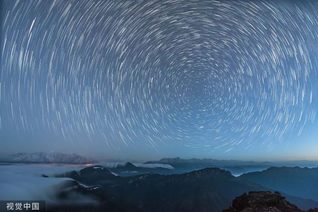 最美的星空一定会有人回答:"甘孜"是的,这里有无垠的璀璨星河在甘孜