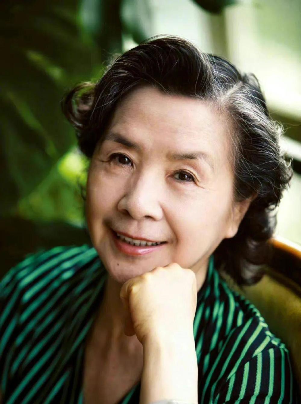 除去舞蹈家的身份以外,赵青也是一名画家,舞剧表演艺术家,她的离开,让