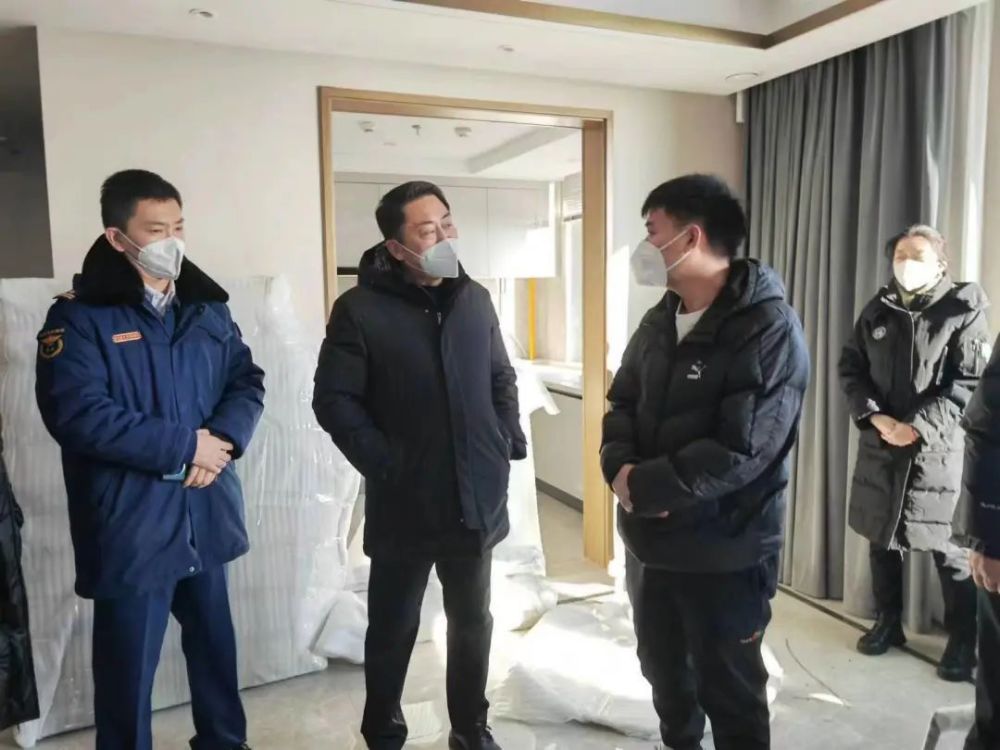 烏魯木齊市水磨溝區政府領導帶隊調研超高層建築住宅小區消防安全管理