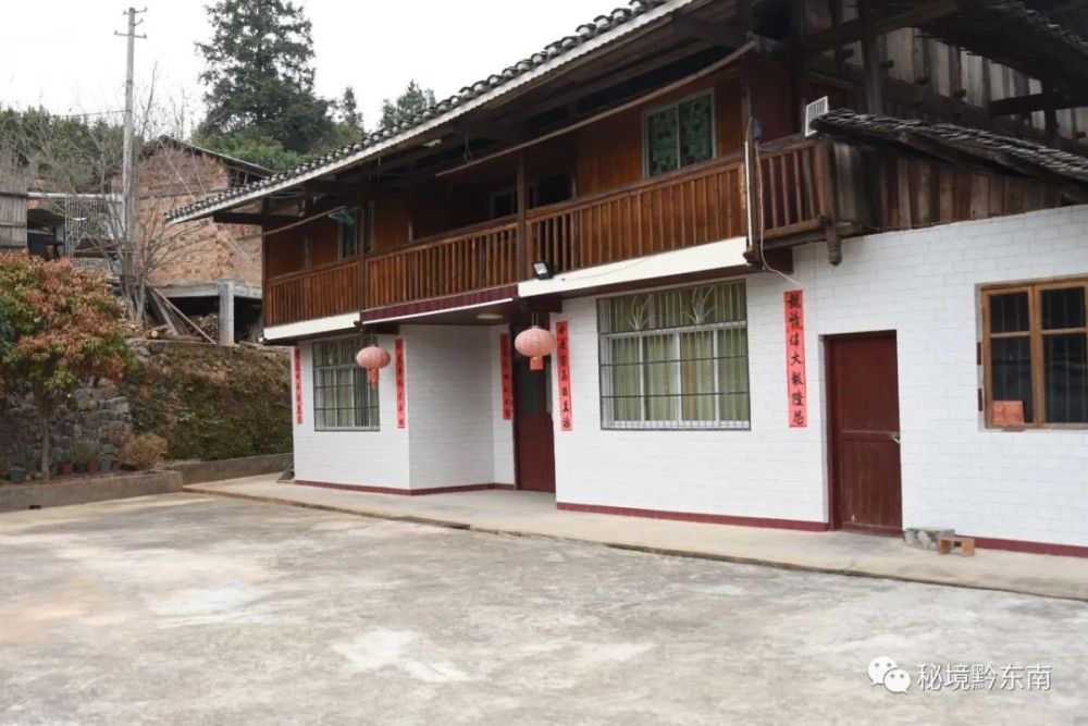 头条天柱白市镇塑造高颜值振兴路更宽