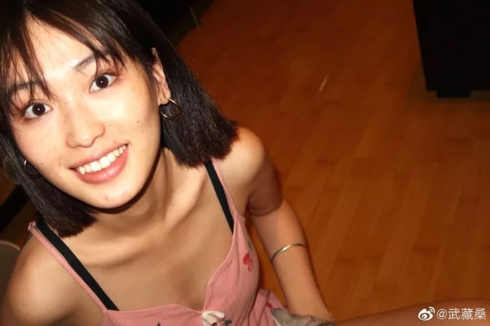 兩人簡短英語對話曝光臺消費有什么玩游戲充升空探針之處小學英語繪本哪些比較好