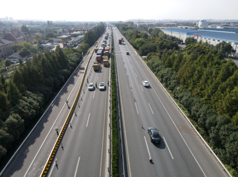 主线高速公路通车沿江通道浦西段s32申嘉湖高速昆阳路立交匝道开通后