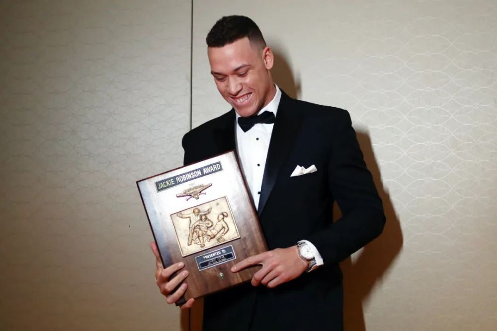 不可思议的荣誉贾奇被任命为纽约扬基第16任队长