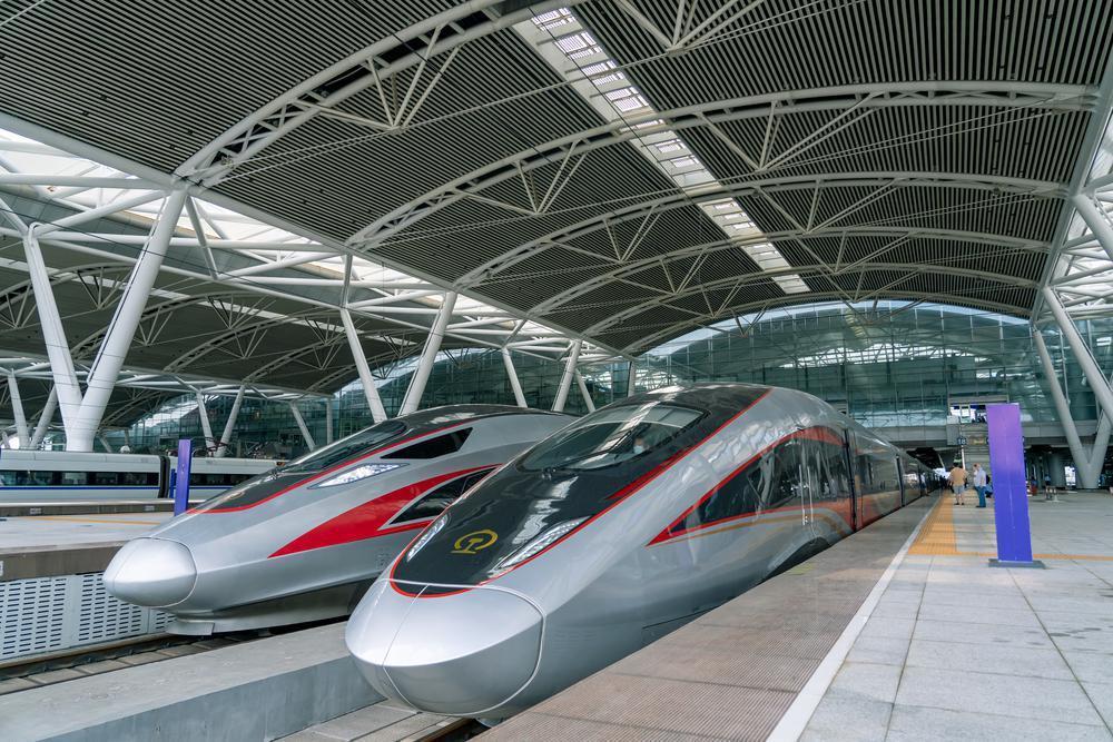 新列车运行图今起实施,粤湘出行可乘坐复兴号智能动车组_腾讯新闻