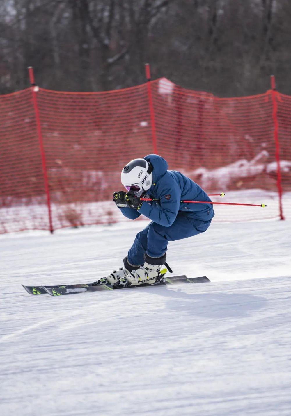 滑雪场拍照姿势图片