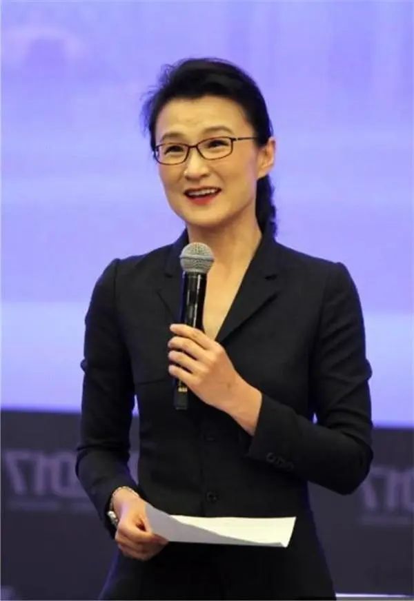 央视主持人董倩:被观众骂刀子嘴,我步步紧逼,其实于心不忍插图1