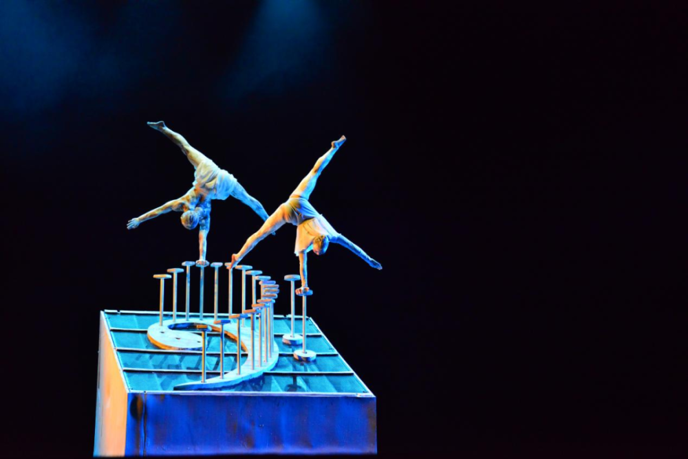 1231跨年与您相约云南艺术剧院云南省杂技团最新力作sum巅峰大型杂技