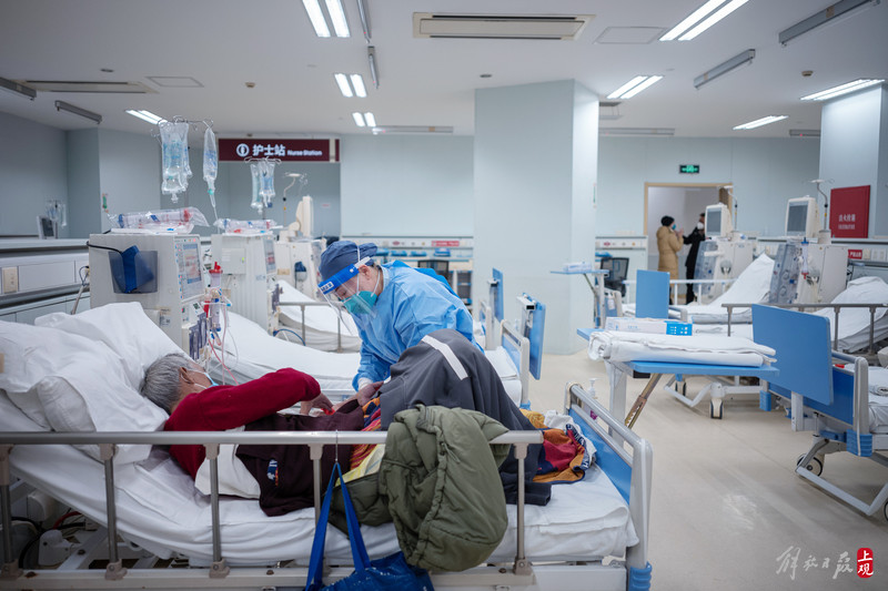 走进上海医院急诊室:还在苦撑,最难的时刻已经过去_腾讯新闻