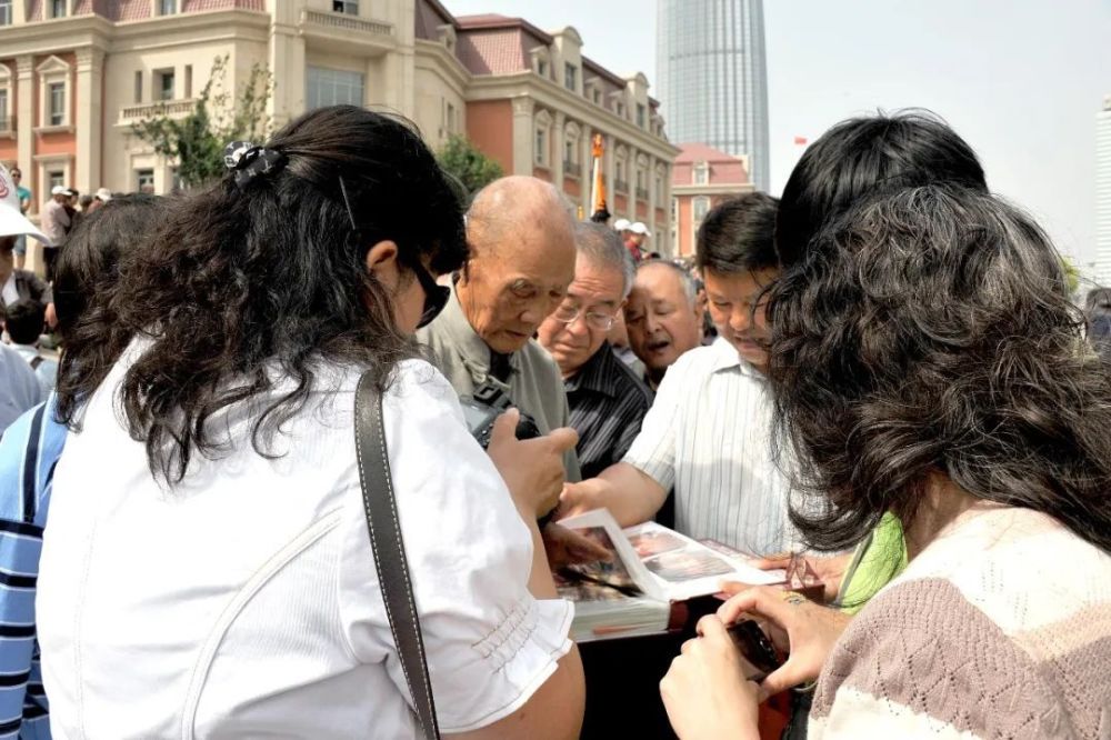 "稀里糊涂过春秋"——缅怀邢国起老爷子专辑_腾讯新闻