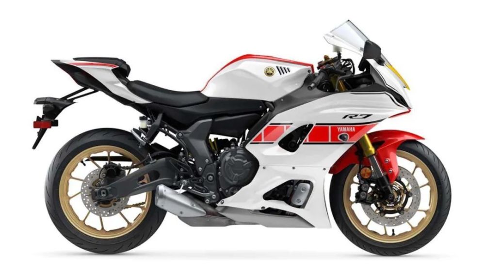雅马哈 双缸跑车yzf-r7 量产白版画,台湾省发售,国内地区或稍晚更新
