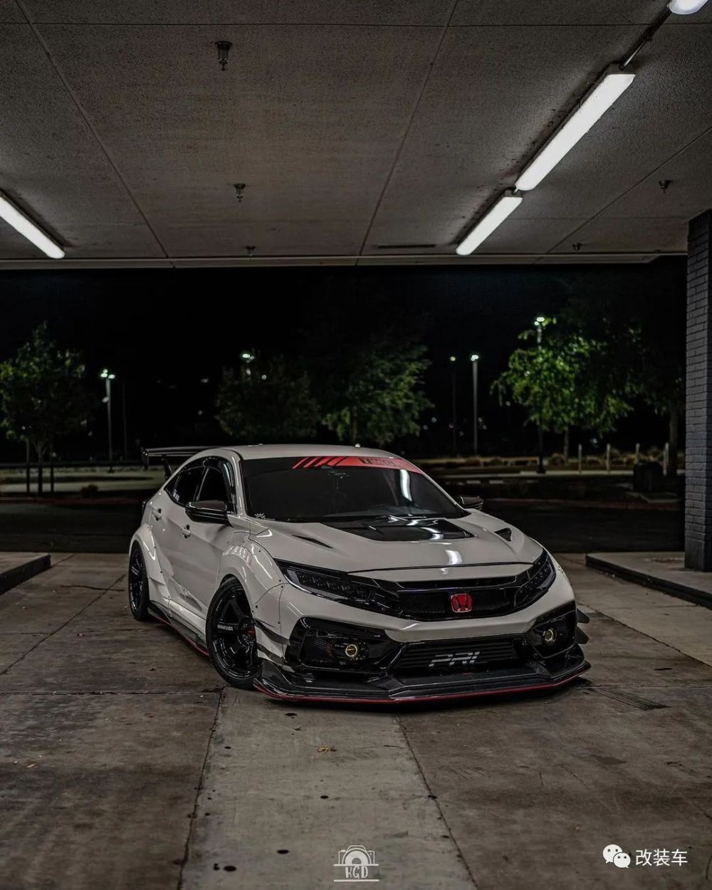 varis宽体本田10代思域type r,改装清单长到一页a4纸都印不下_腾讯