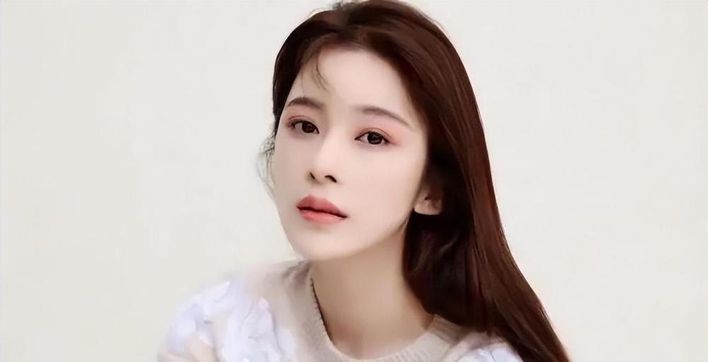 12月23日,有网友爆料赵樱子在2015年的时候结过婚