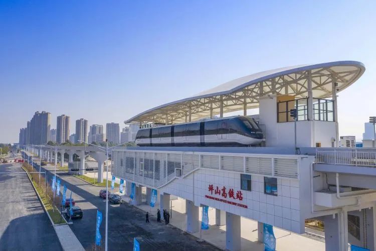 深圳首条云巴在坪山开通!全程无人驾驶,最高票价3元_腾讯新闻