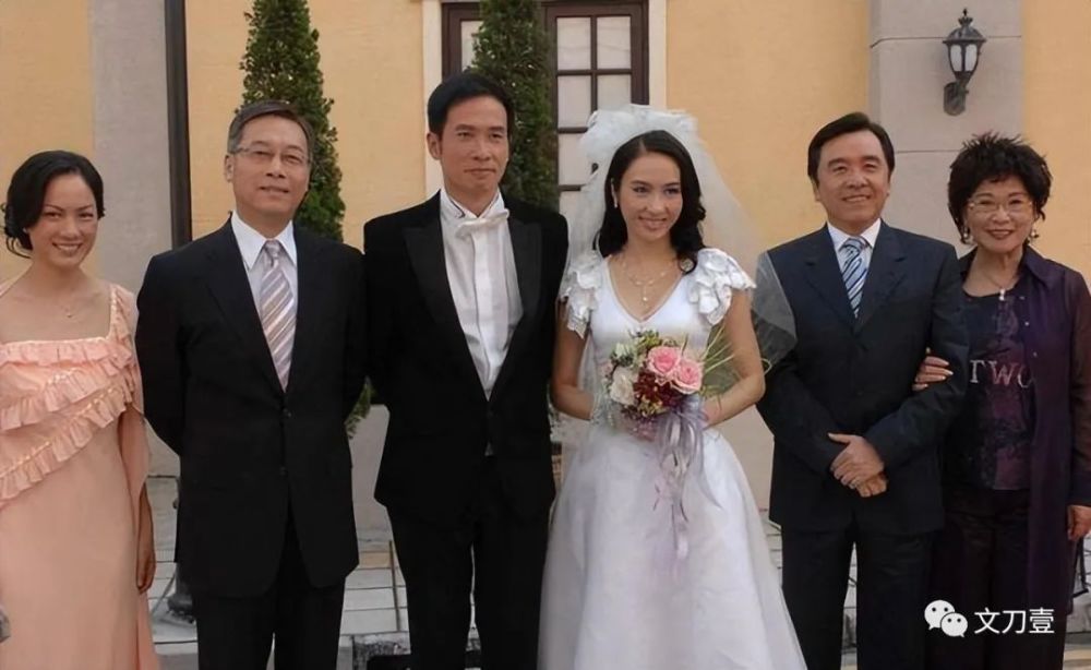 黎姿:嫁给大15岁的残疾丈夫,却只生下三个女儿,如今过得怎样?插图18