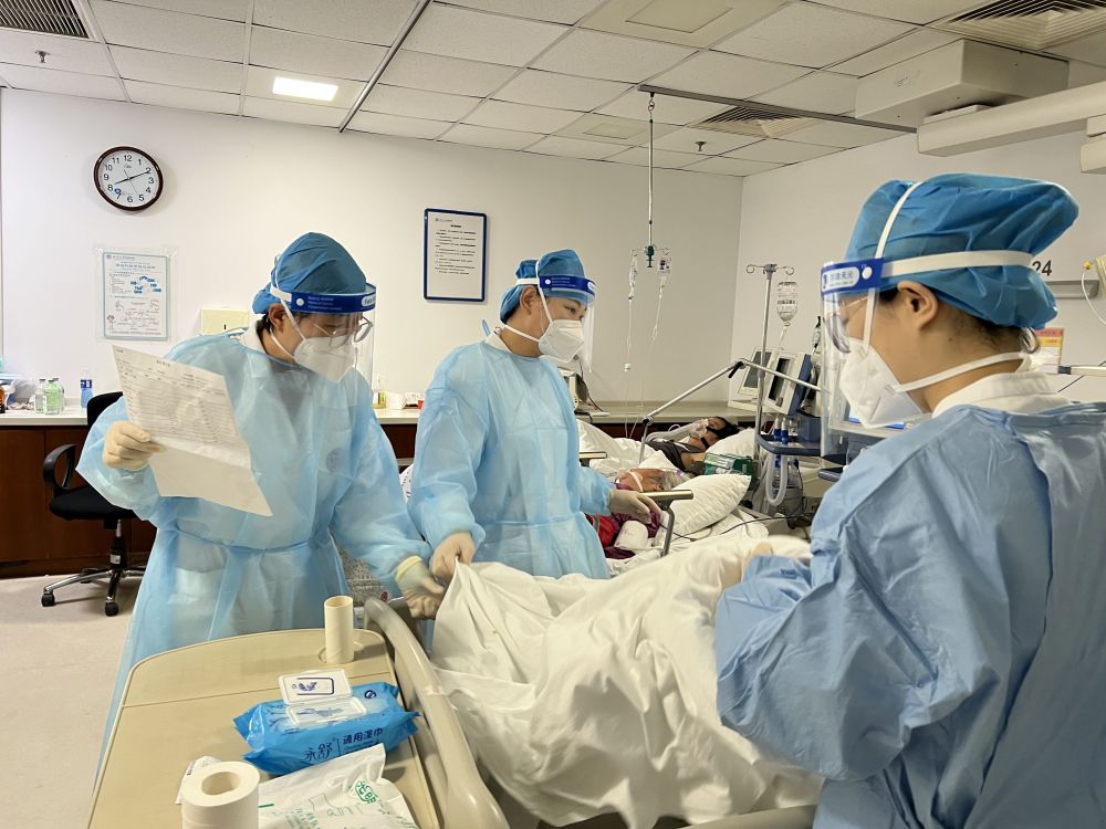 北大国际医院急诊量达平日3倍重症床位扩容